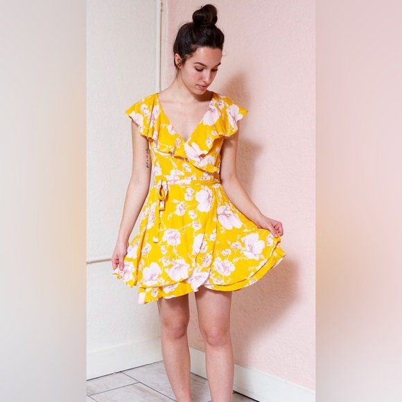 FREE PEOPLE NWTs French quarter yellow floral print mini dress size medium - Picture 3 of 10